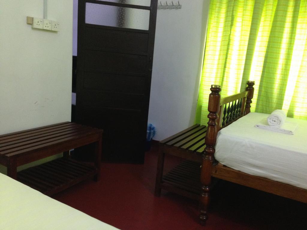Hamilton House Otel Negombo Oda fotoğraf